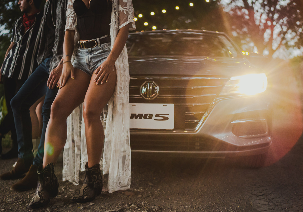 Card image mg_lifestyle-162.jpg mg5