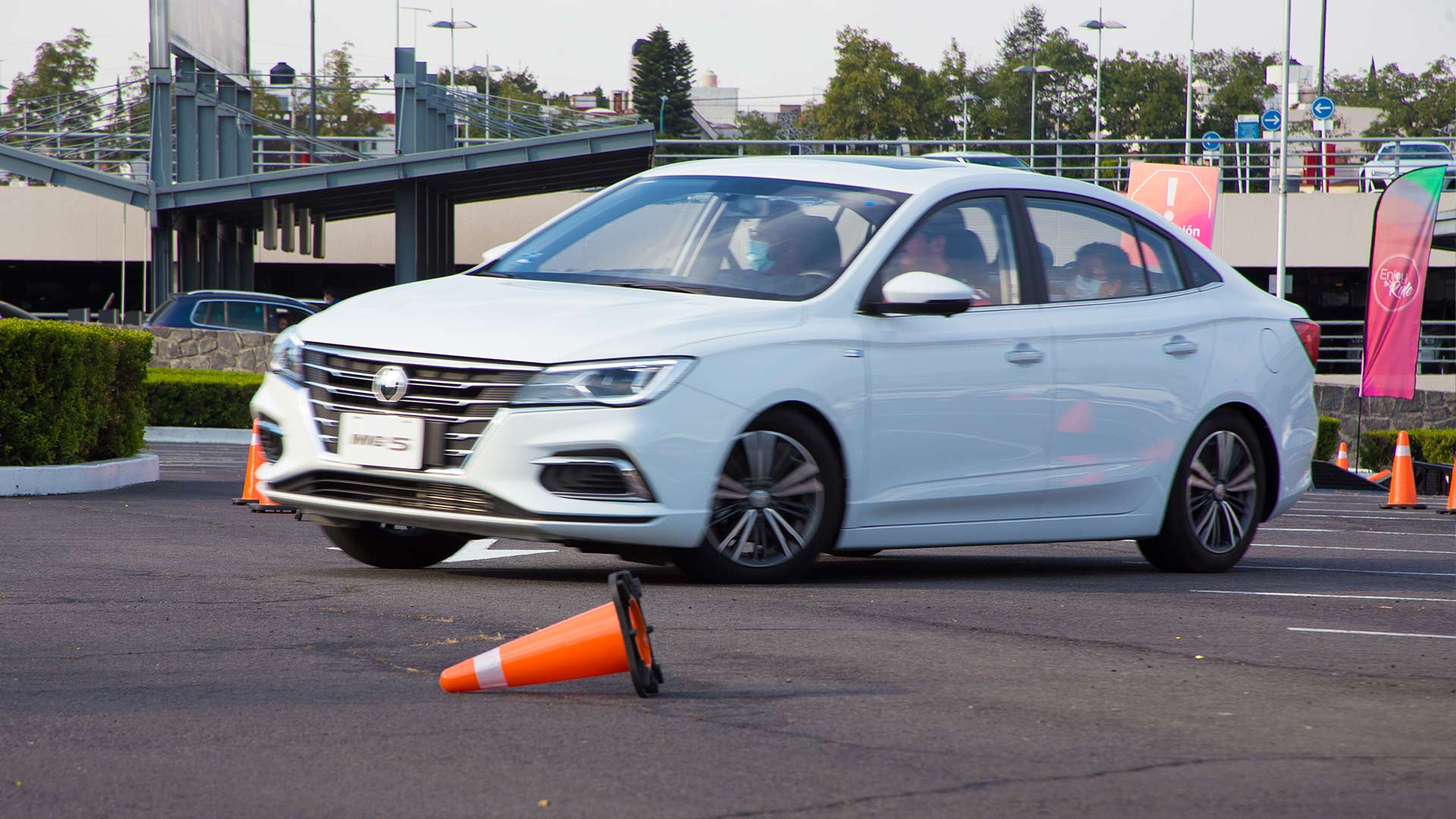 MG road show galería 14